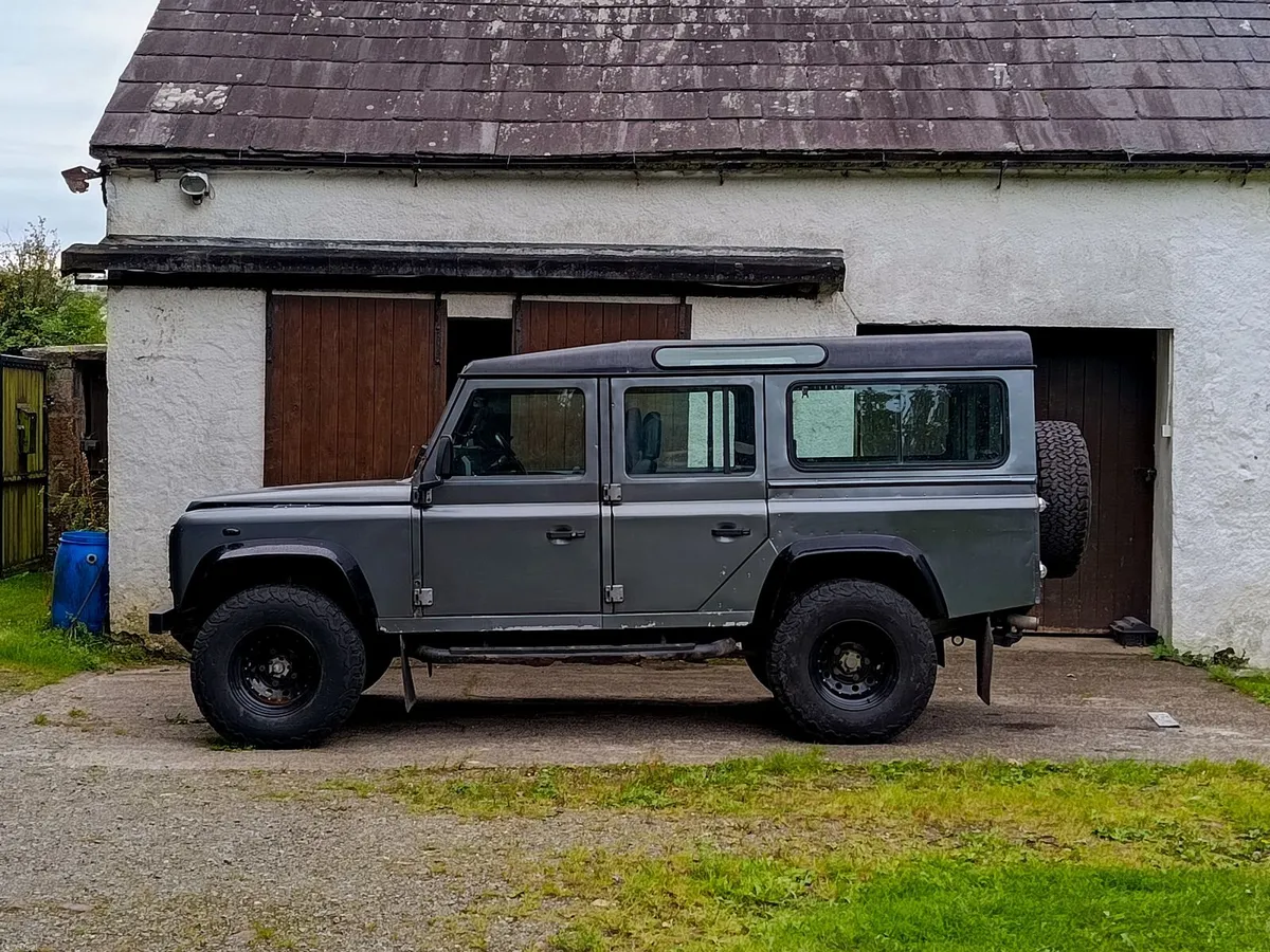 Land Rover Defender 2004 - Image 6