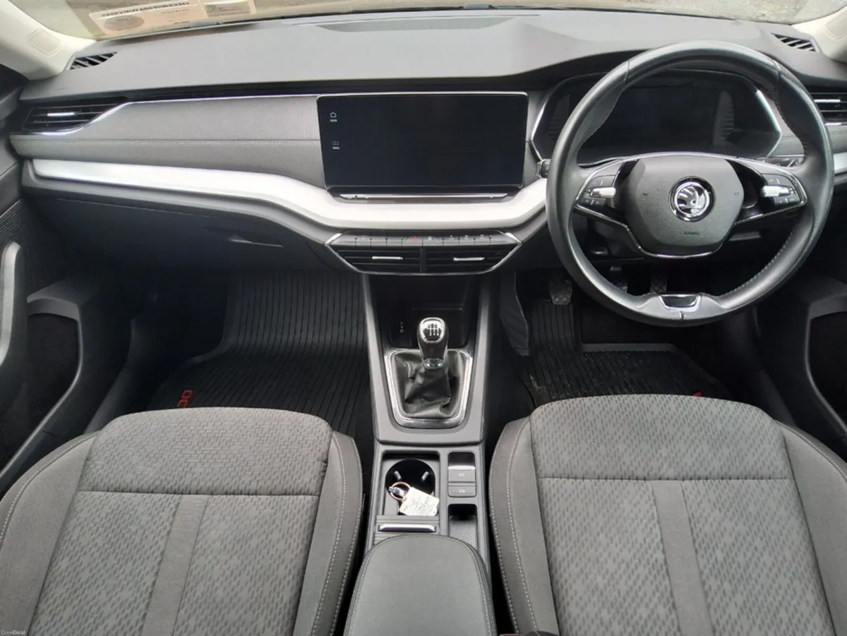 Skoda Octavia COMBI STYLE 1.0 TSi ** ESTATE ** - Image 6