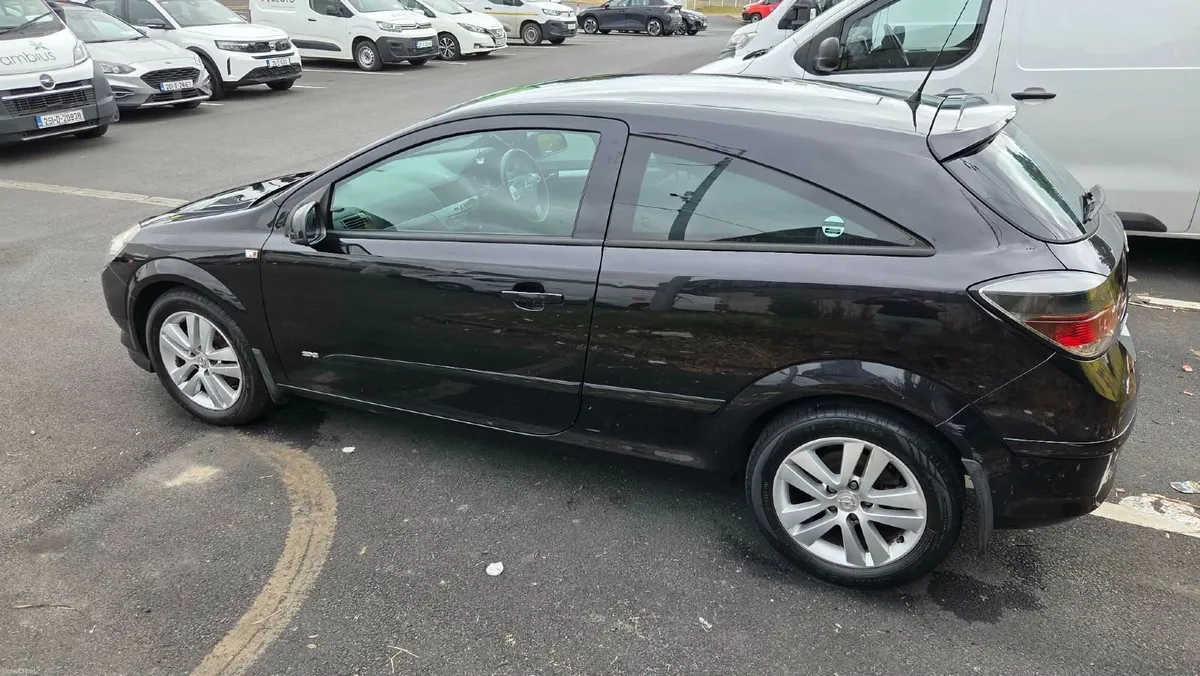 Opel Astra GTC - Image 3