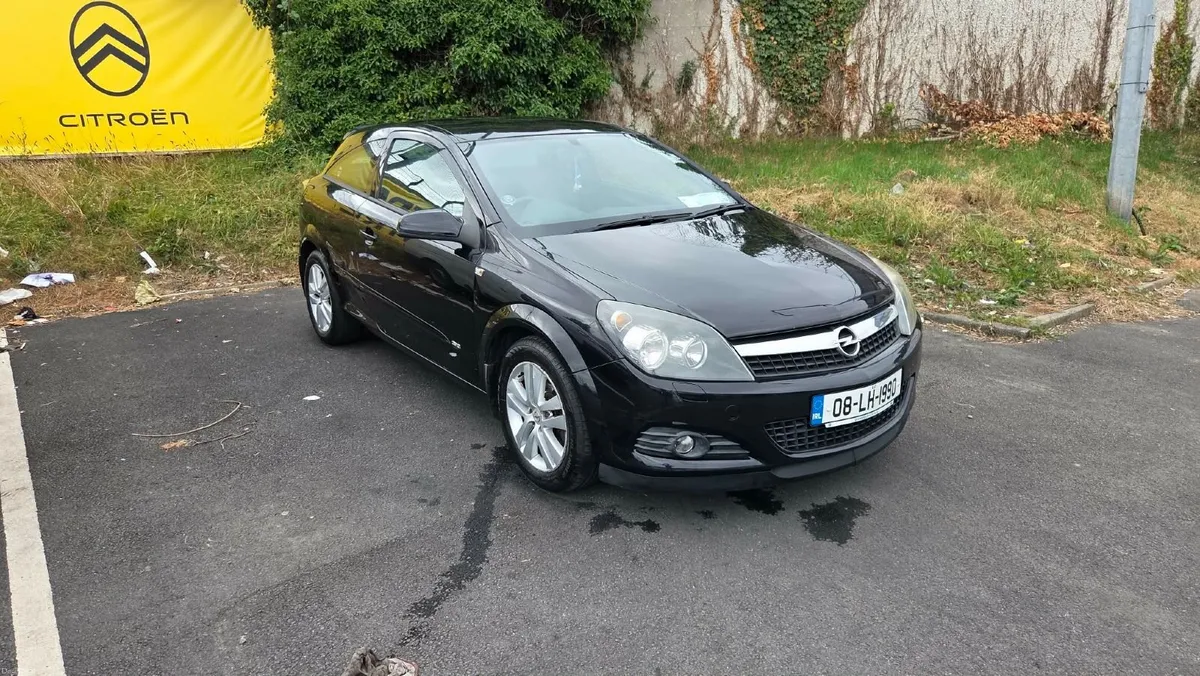 Opel Astra GTC - Image 1