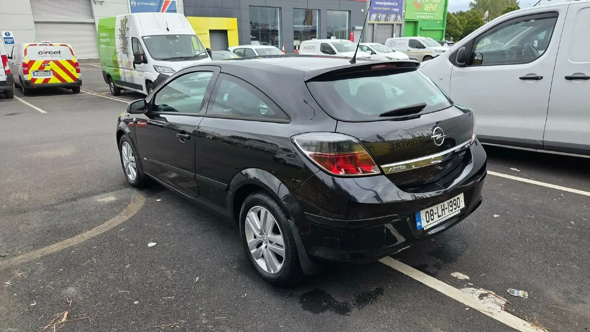 Opel Astra GTC - Image 5