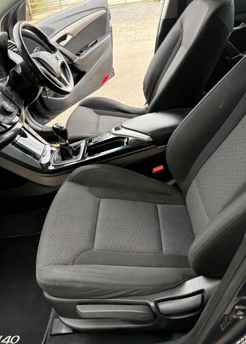 HYUNDAI I40 1.7 DIESEL SALOON - Image 6