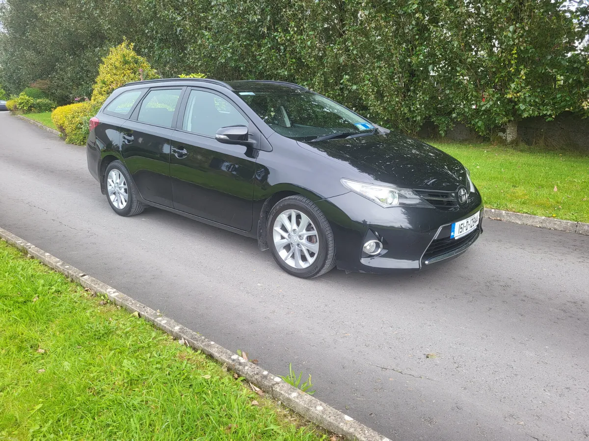 Toyota Auris  ESTATE 1.4 DIESEL - Image 1
