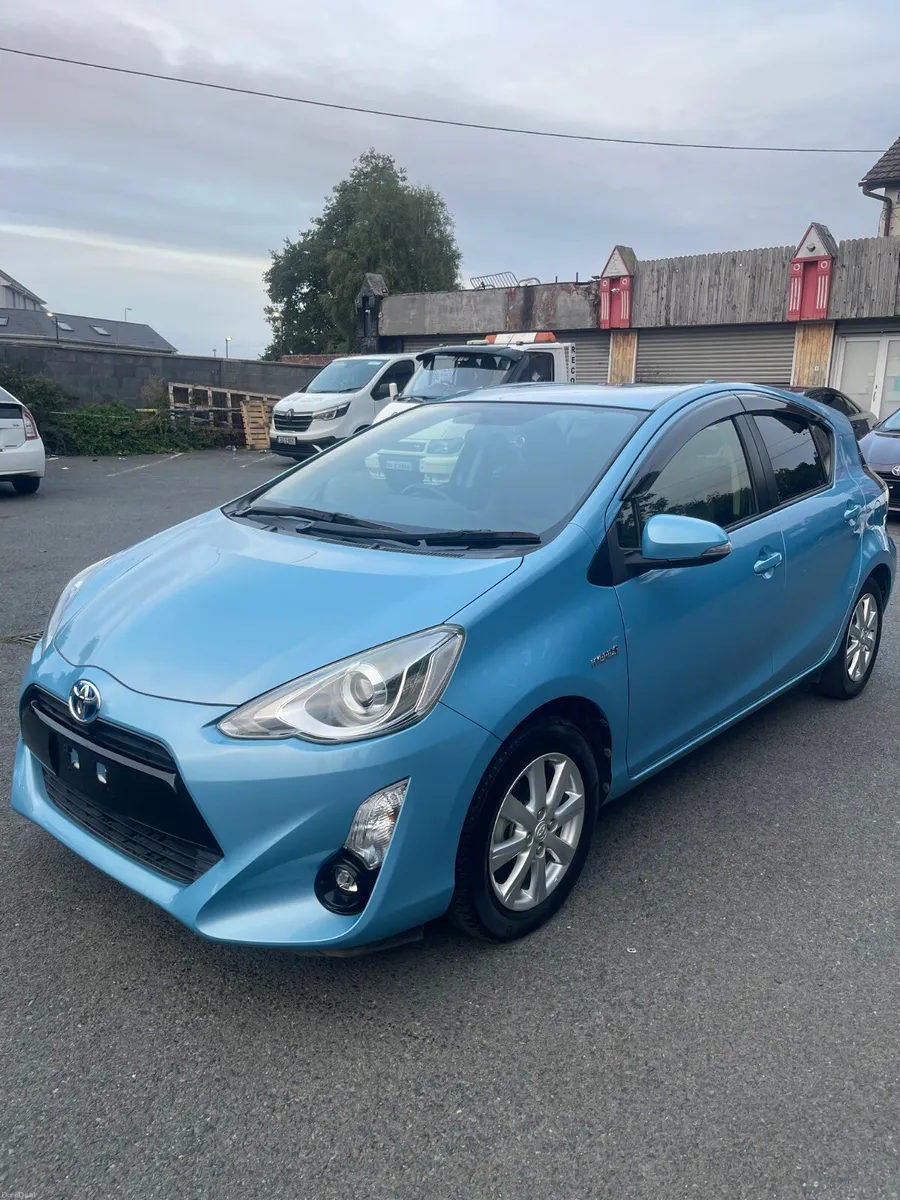 2015 Toyota aqua low mileage 21k push start - Image 4
