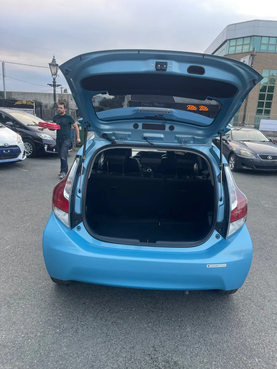 2015 Toyota aqua low mileage 21k push start - Image 6