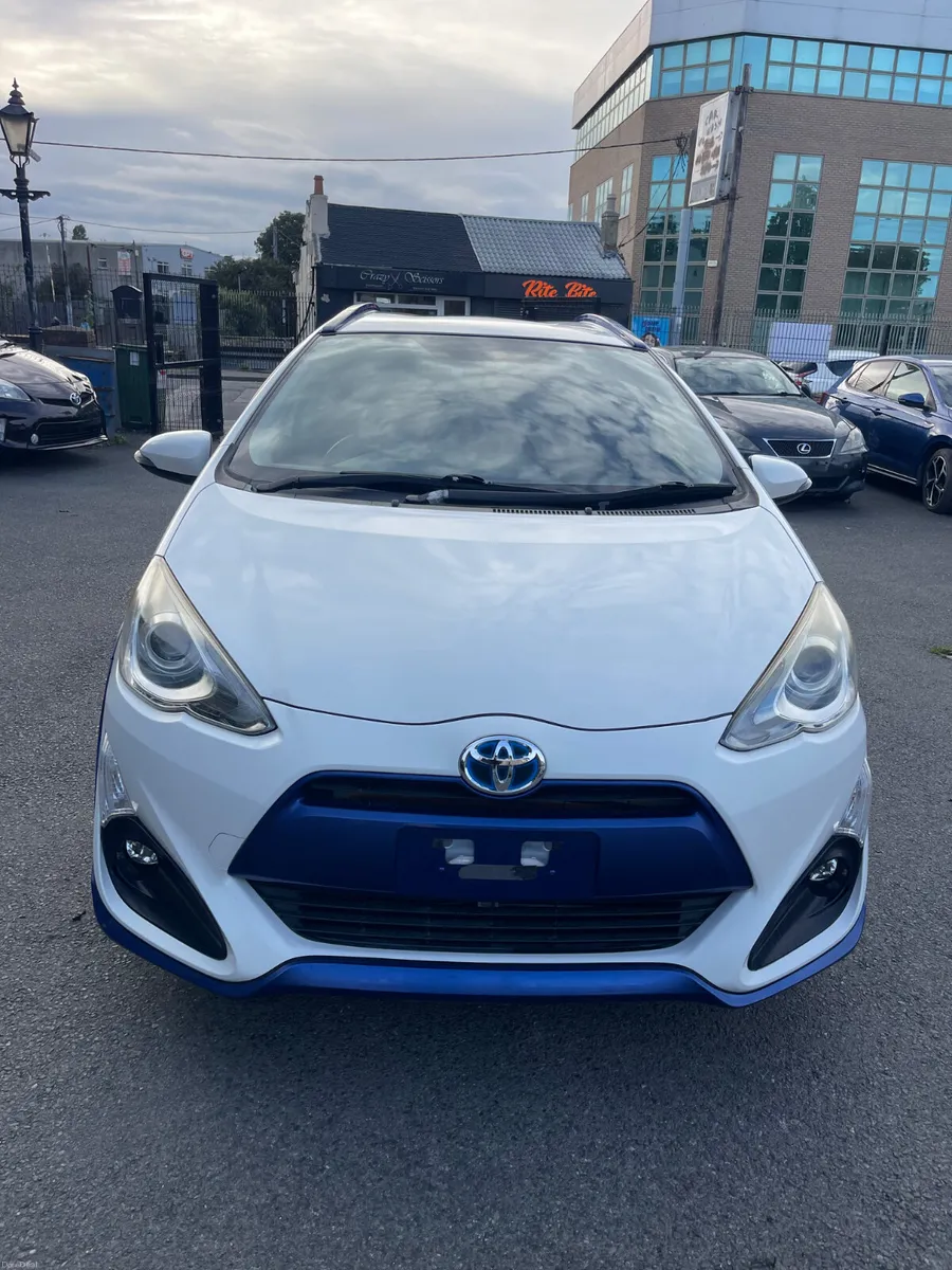 2015 Toyota aqua urban push button - Image 3