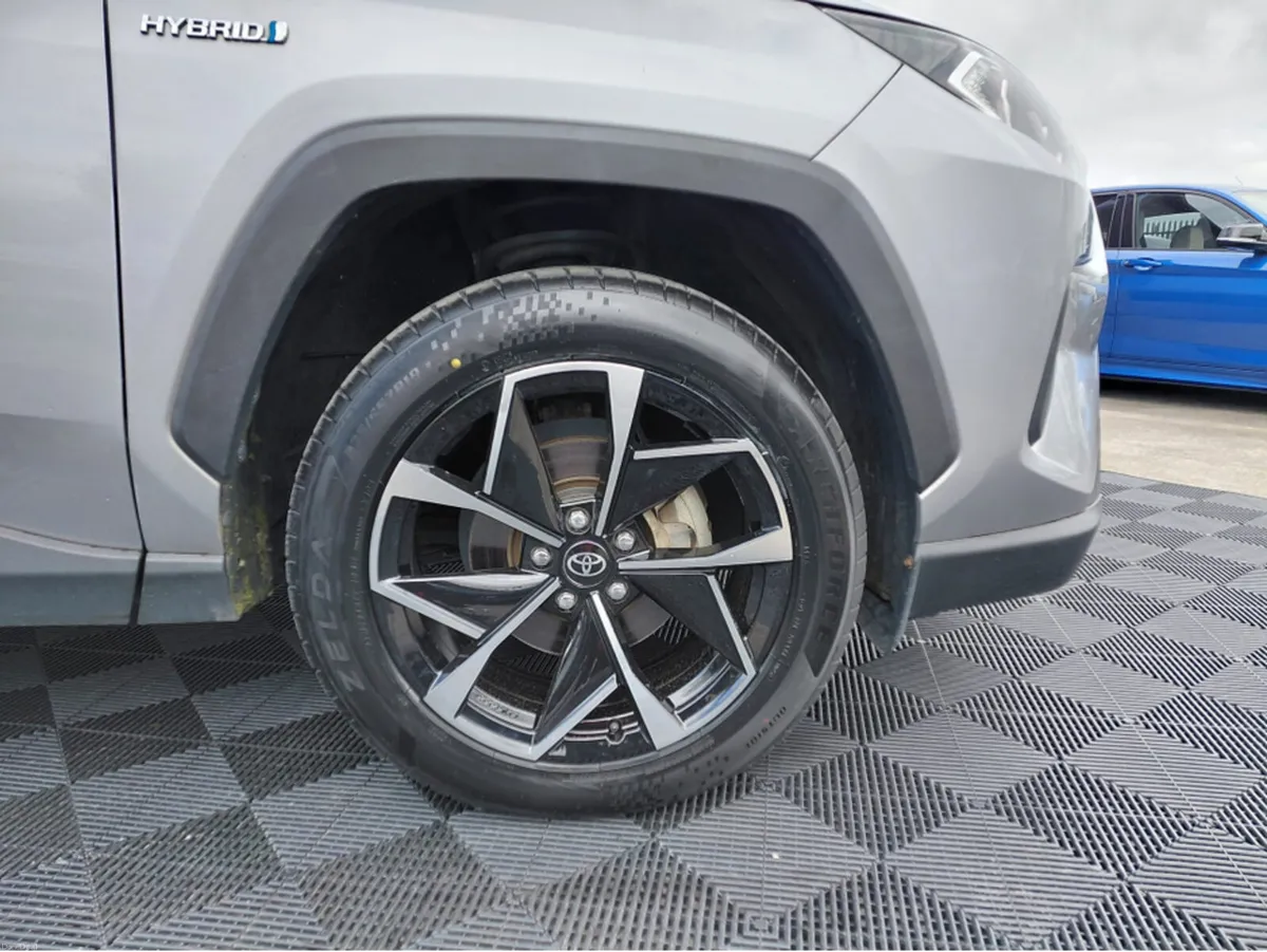 Toyota RAV4 Toyota RAV4 luna edition  self chargin - Image 2