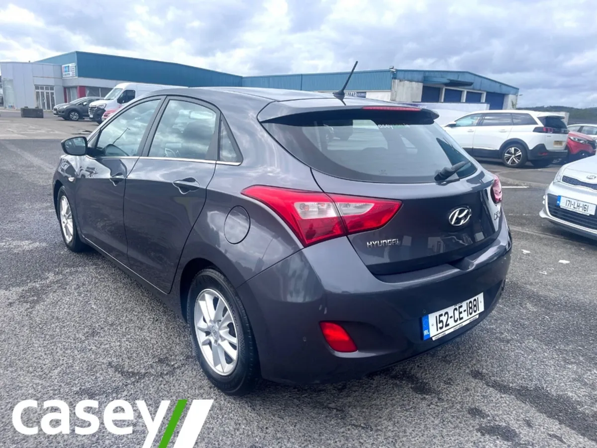 Hyundai i30 SE BLUE DRIVE 110PS 5DR - Image 2