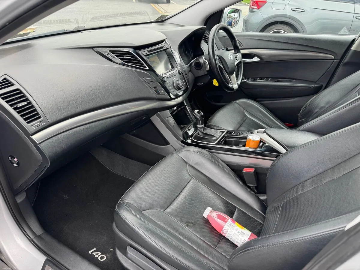 HYUNDAI i40 EXECUTIVE PLUS Automatic - Image 6