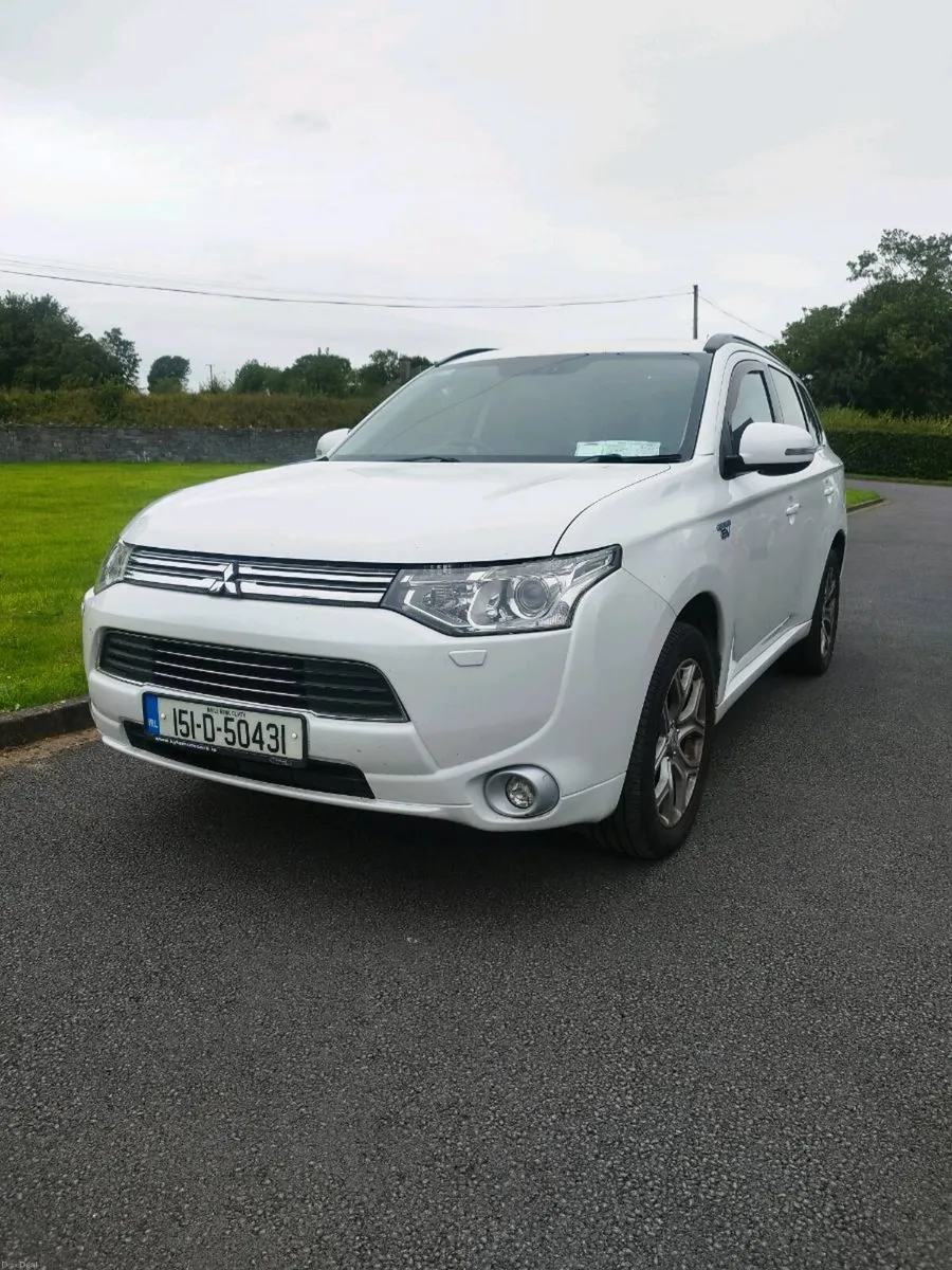 Outlander PHEV - Image 2