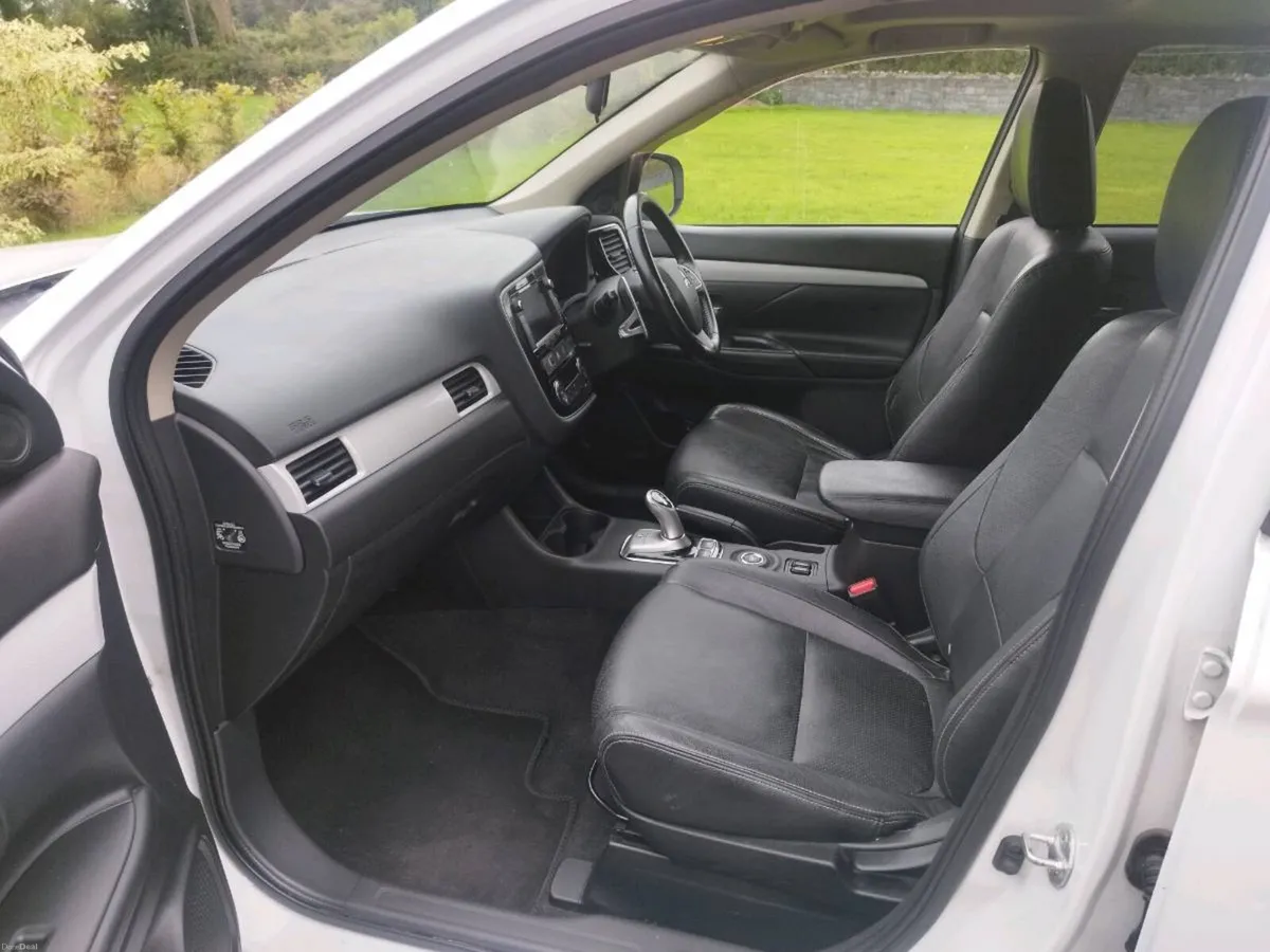 Outlander PHEV - Image 6