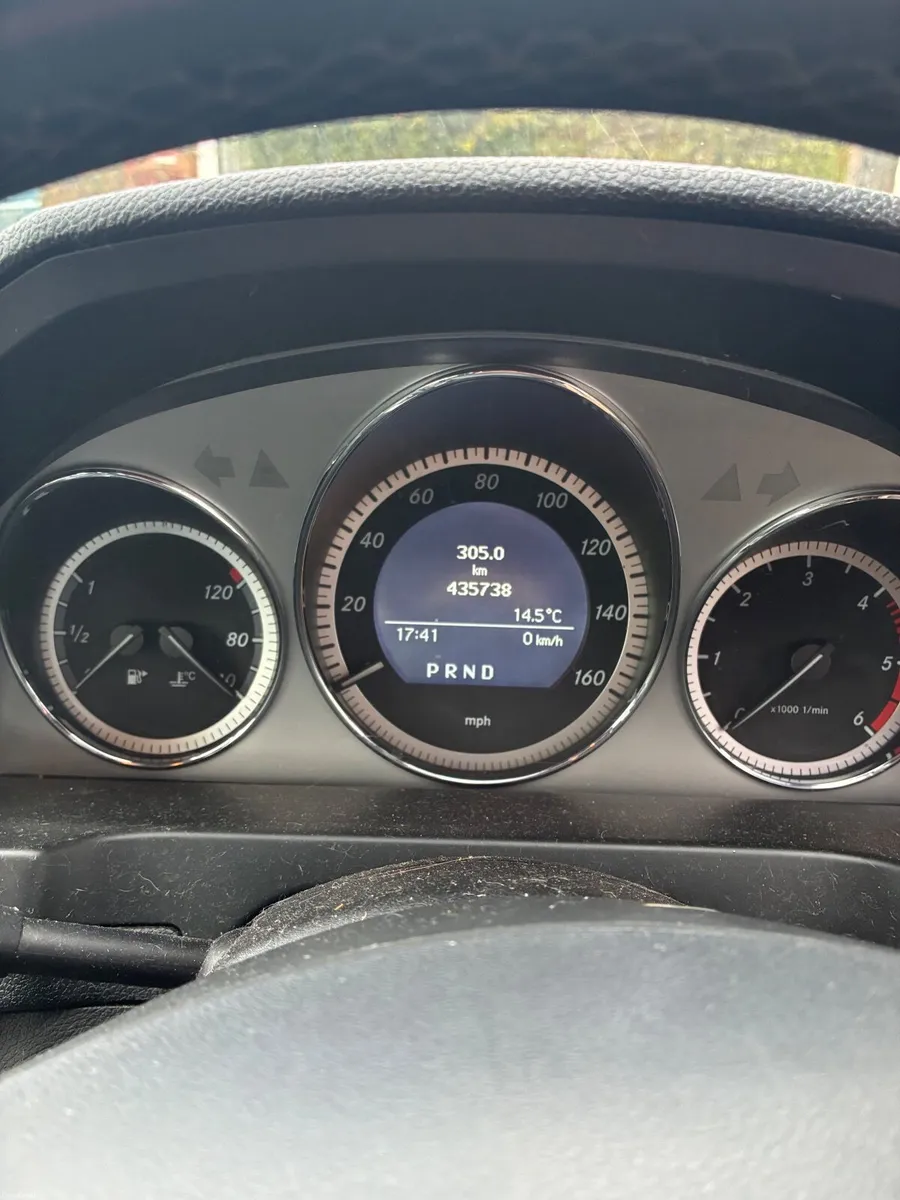 Mercedes-Benz C-Class 2010 - Image 4