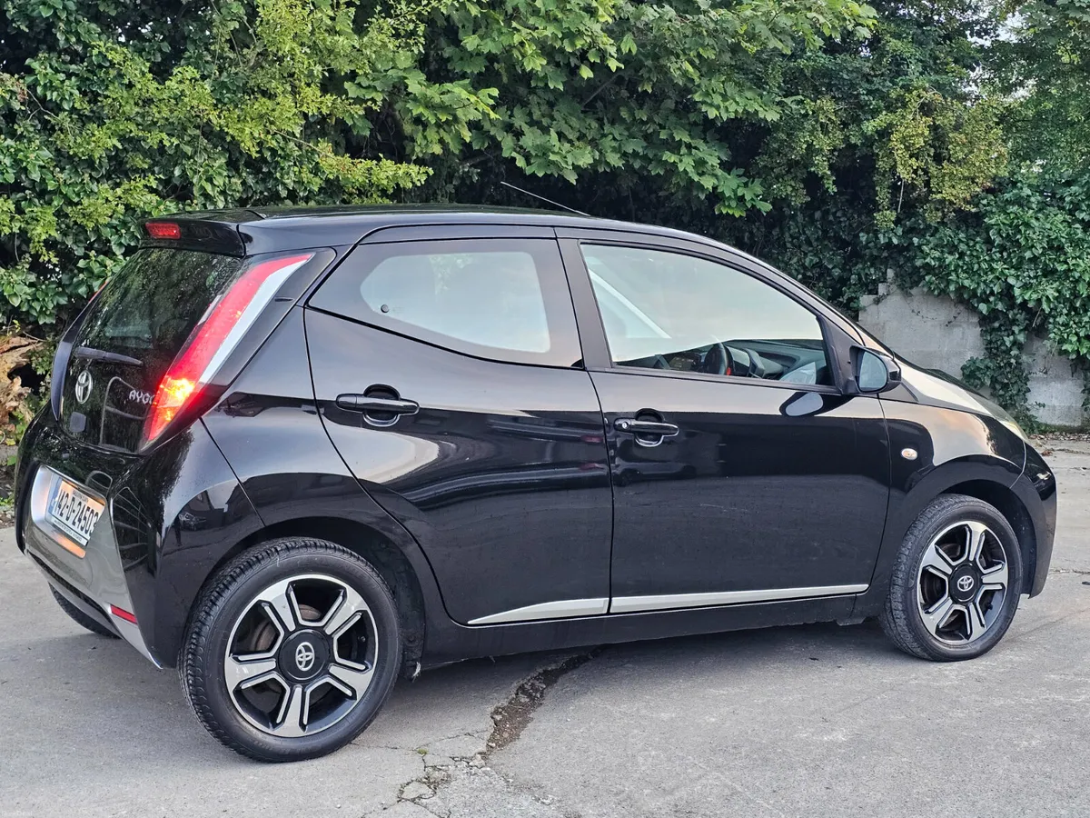 €5990 Toyota Aygo 2014 petrol ⛽️ low miles €5990 - Image 5