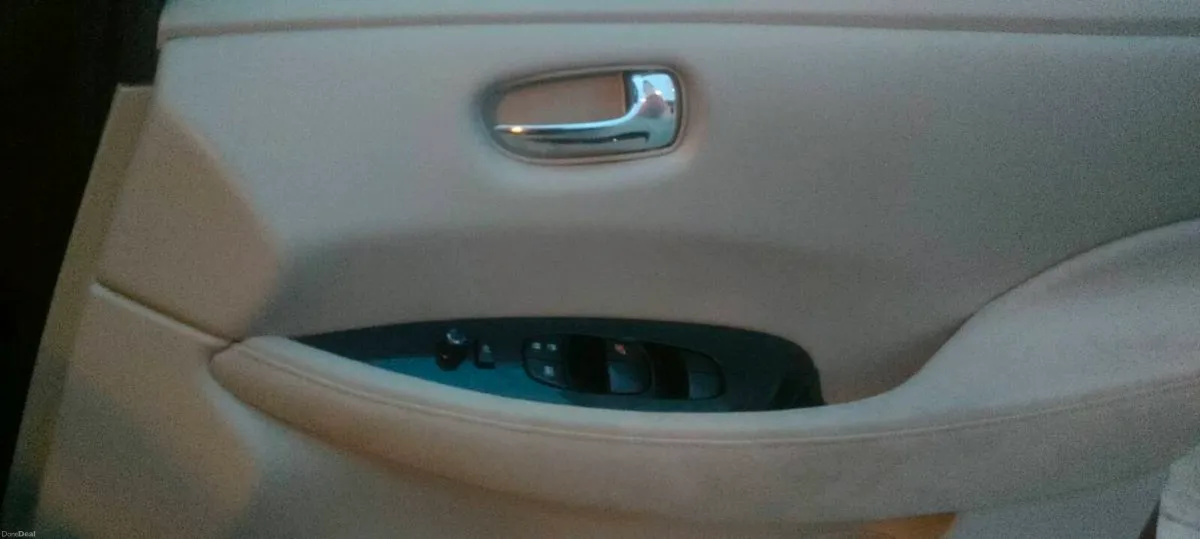 Nissan leaf - Image 6