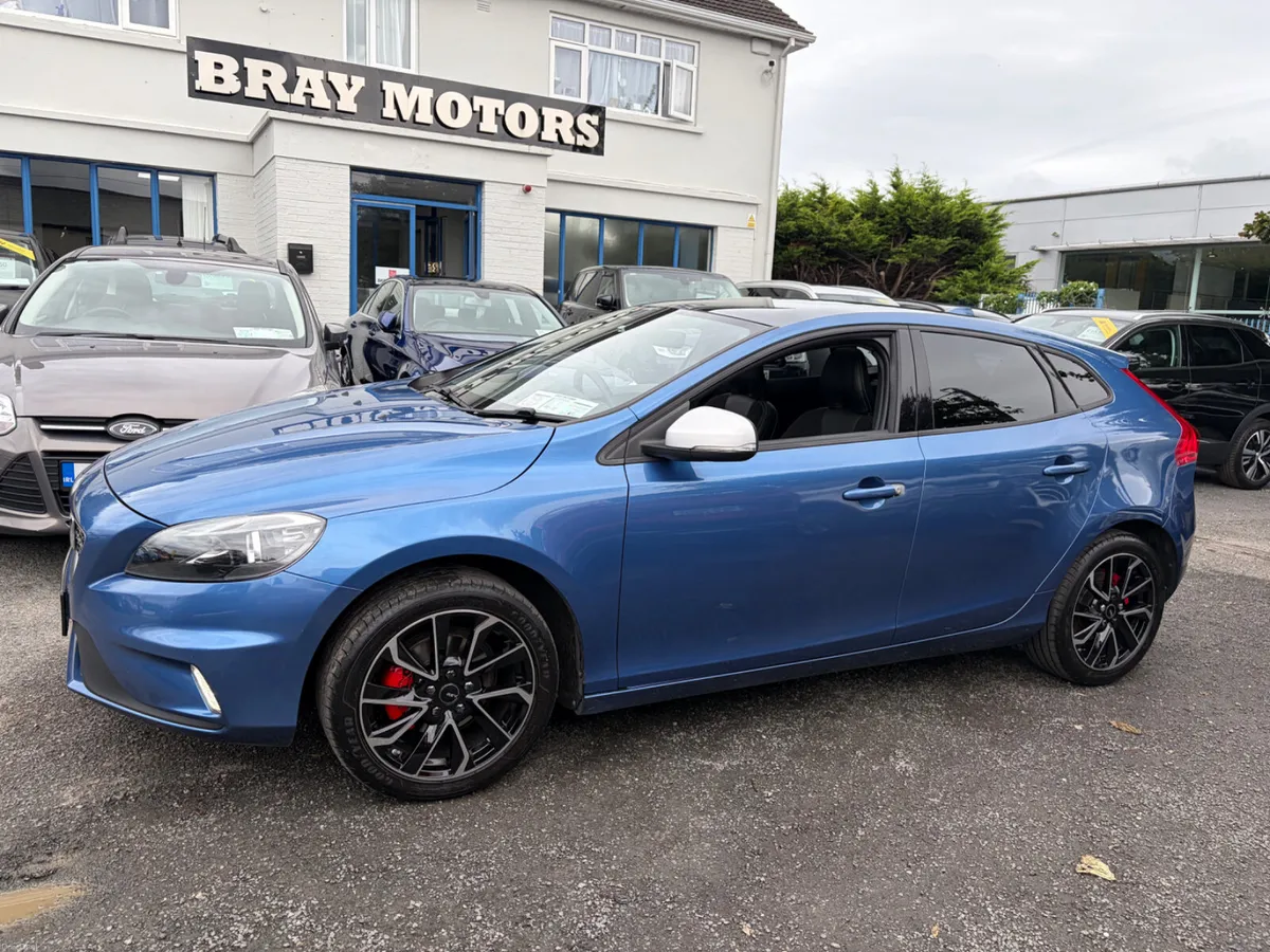 2016 VOLVO V40 2.0D4 R DESIGN PAN ROOF - Image 1