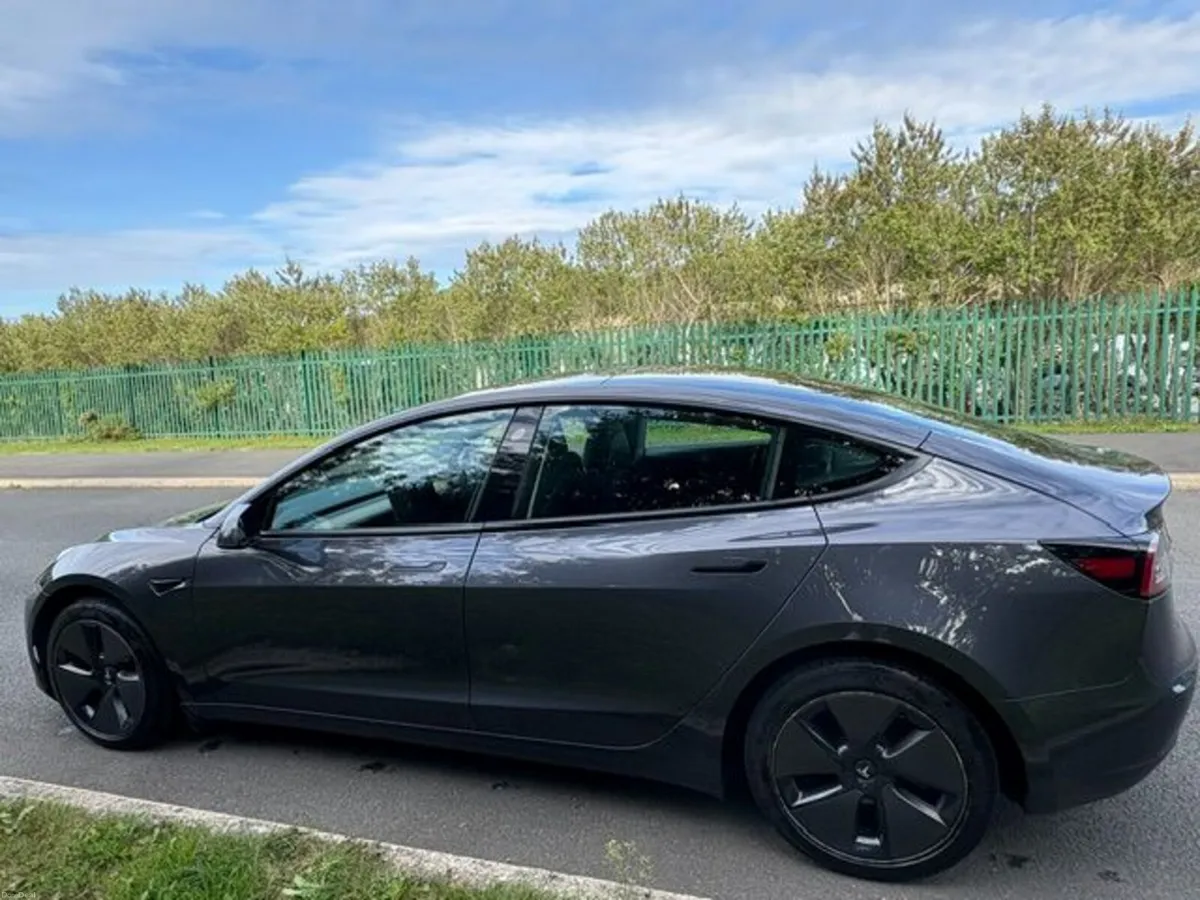 Tesla Model 3 2021 Standard Range Plus - Image 3