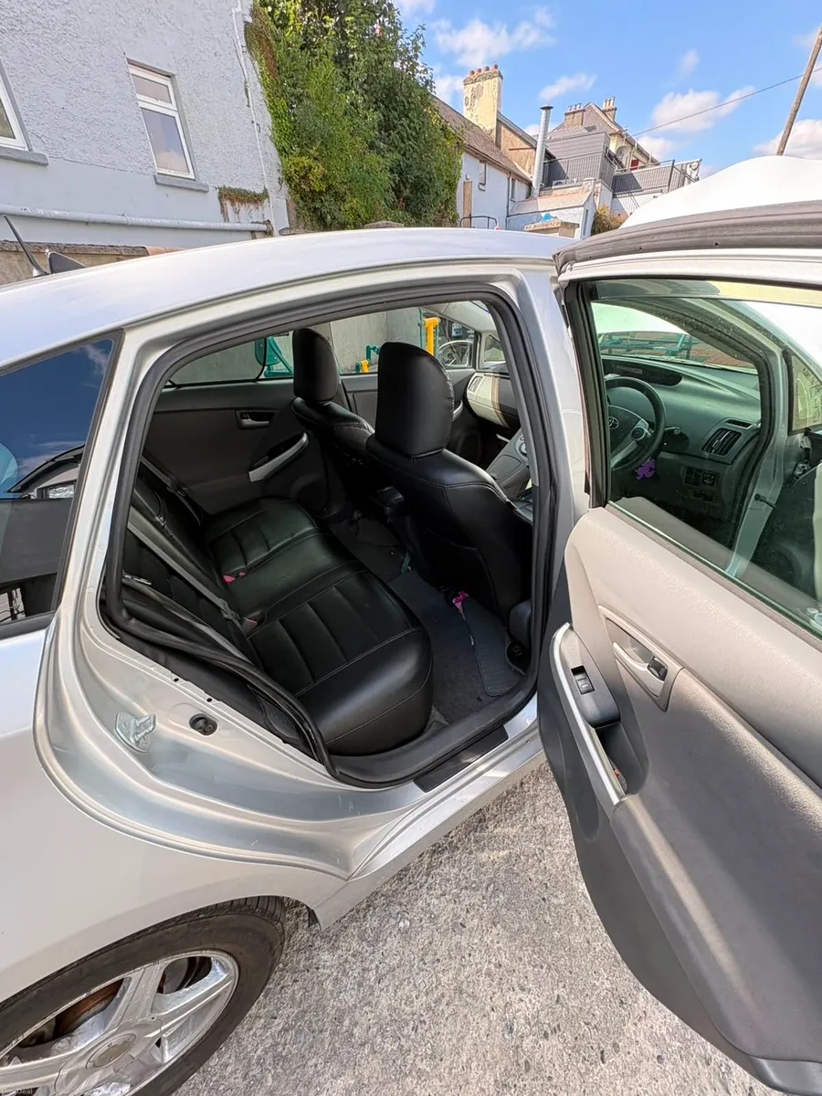 Toyota 2010 - Image 4