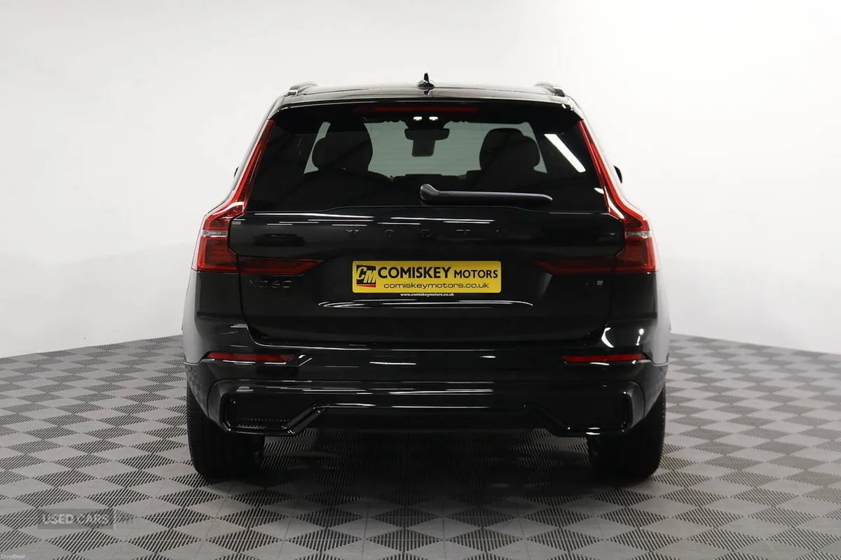 Volvo XC60 T6 Plus Black Edition - Image 5