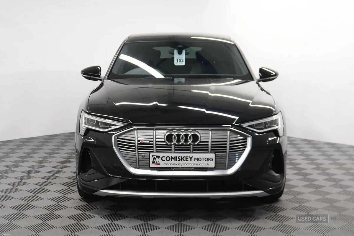 Audi e-tron S line - Image 2
