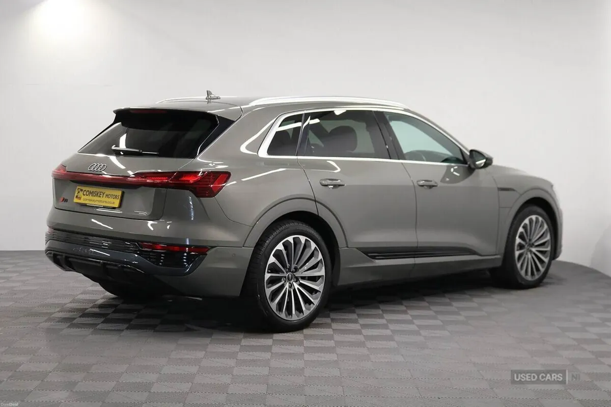 Audi Q8 e-tron S line - Image 5