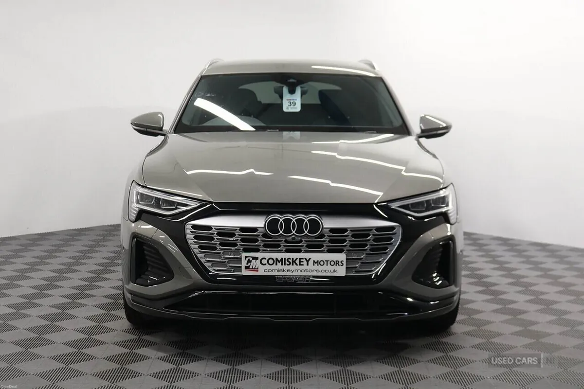 Audi Q8 e-tron S line - Image 2