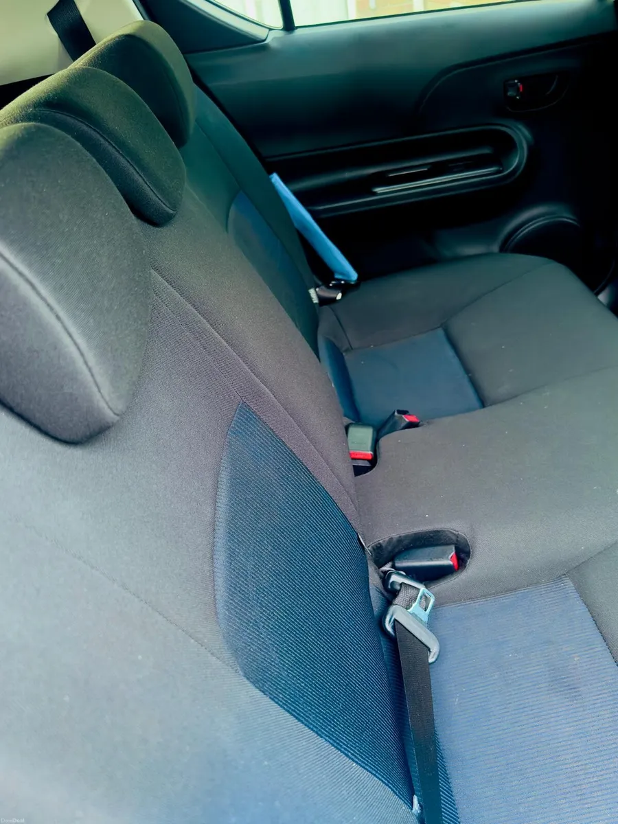 Car - Image 2