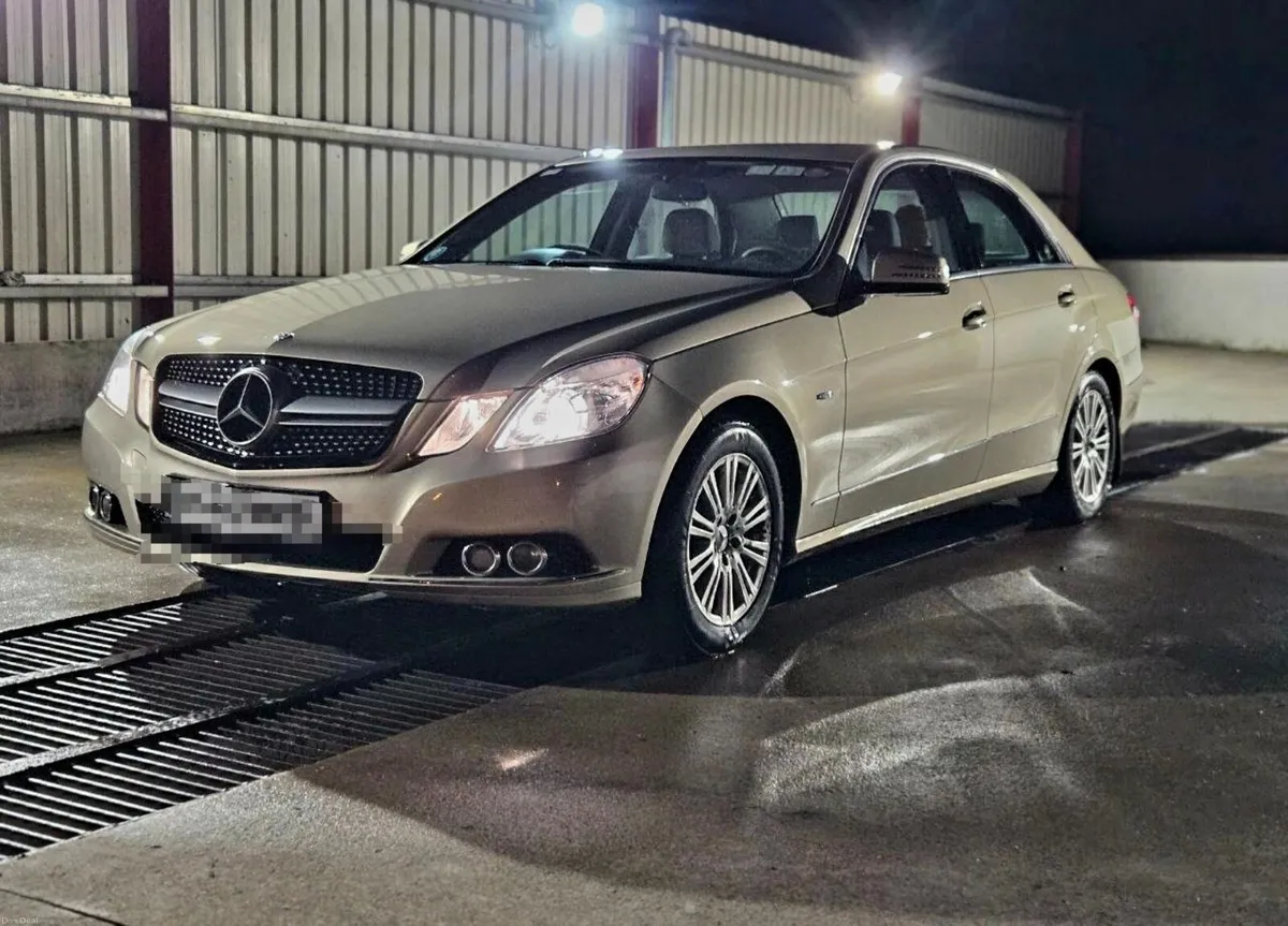 Mercedes-Benz E-Class 2010 - Image 3