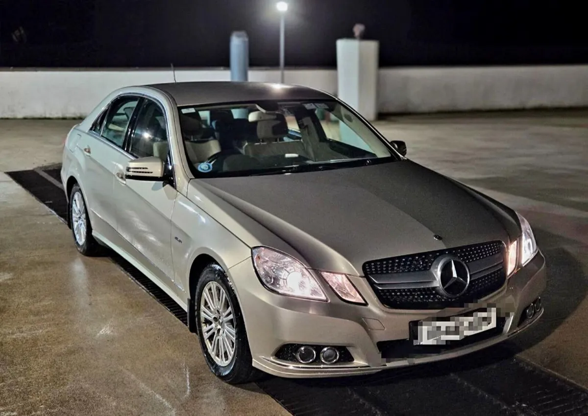 Mercedes-Benz E-Class 2010 - Image 1