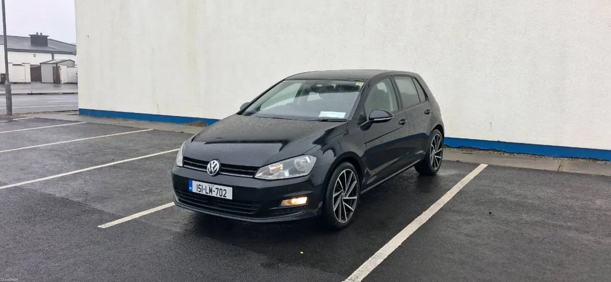 2015 Volkswagen Golf - Image 2