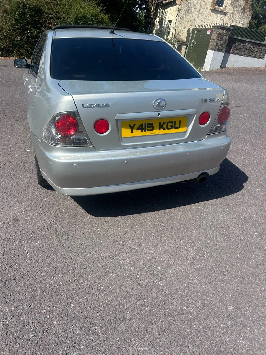 Lexus IS200 - Image 6
