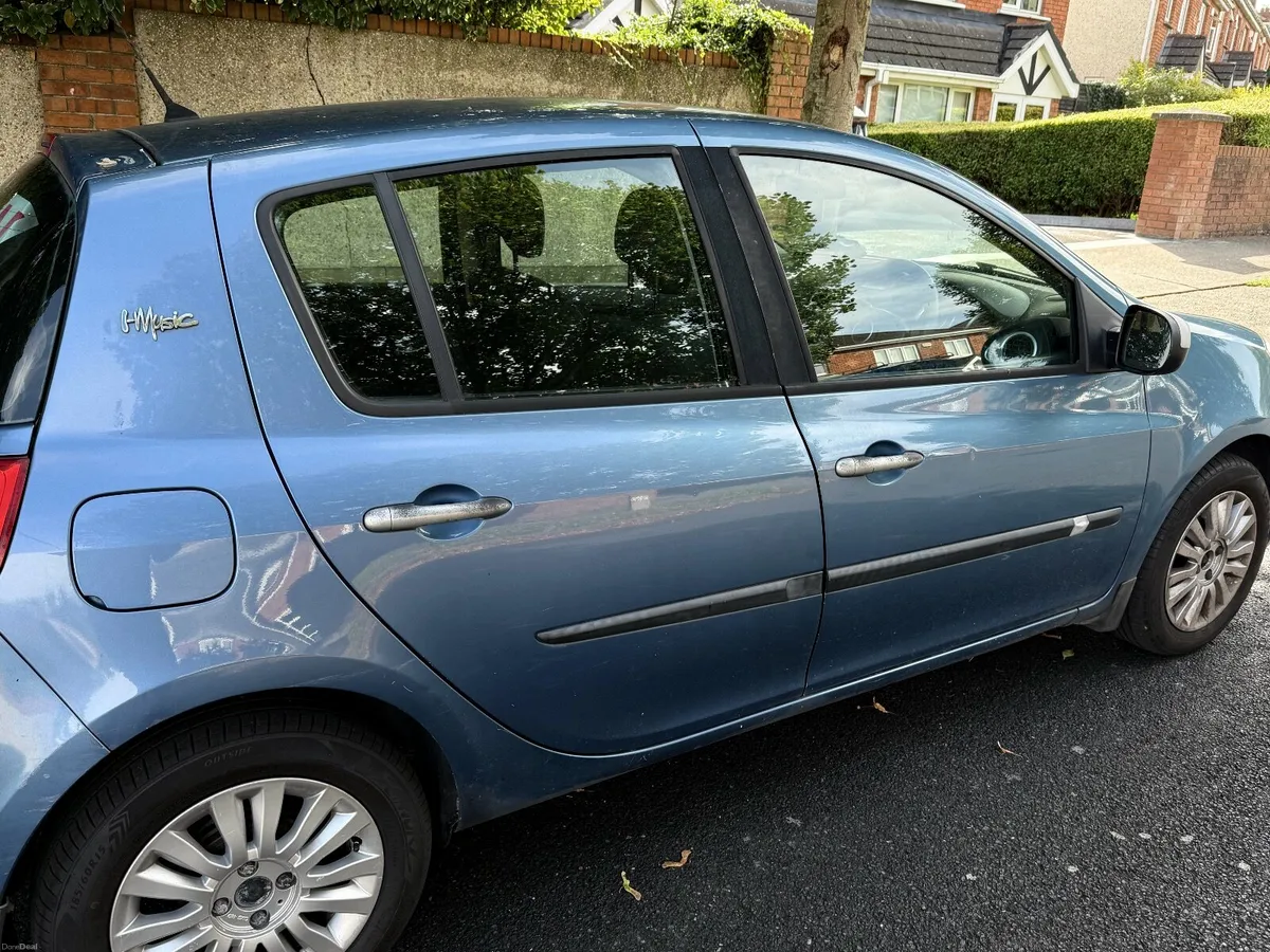 Renault Clio 2010 - Image 4