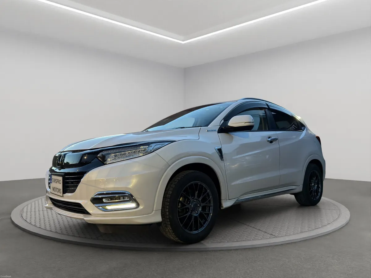 Honda VEZEL 2019 *FULL SPEC* - Image 4