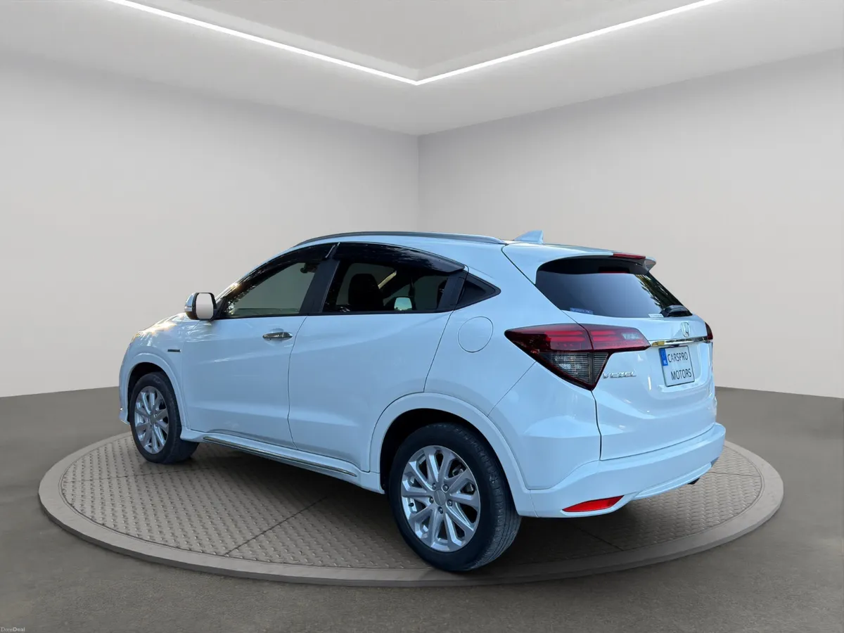 Honda VEZEL * LOW MILEAGE* - Image 4