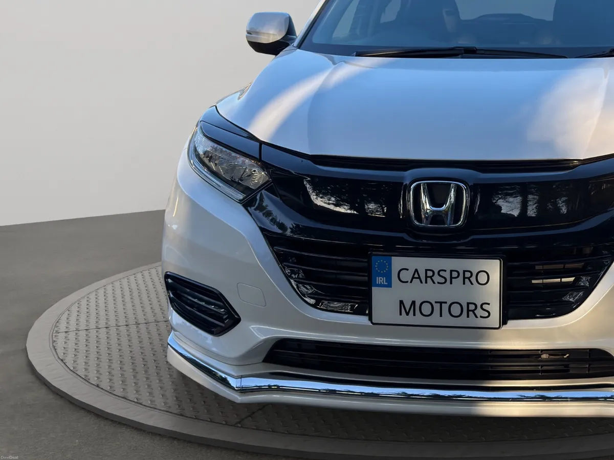 Honda VEZEL * LOW MILEAGE* - Image 6