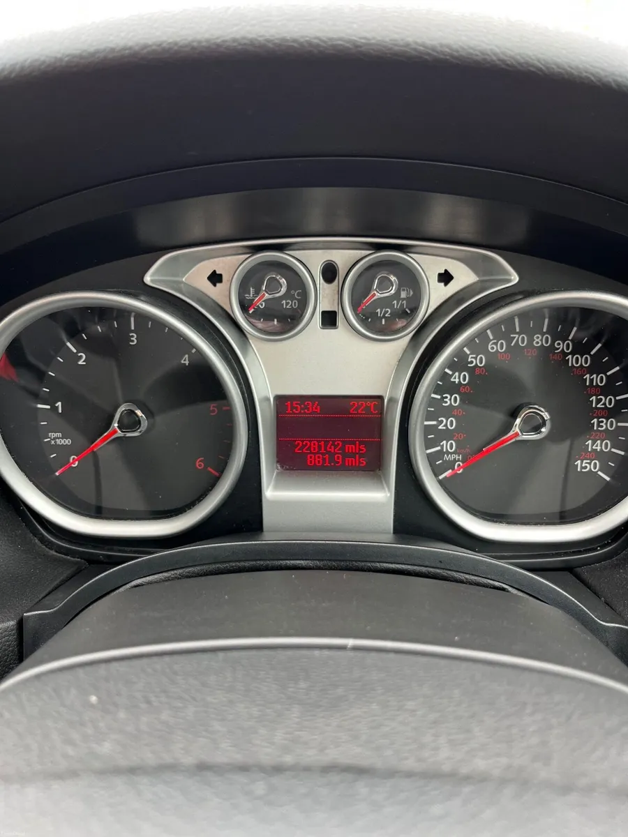 Ford Focus 2009 - Image 2