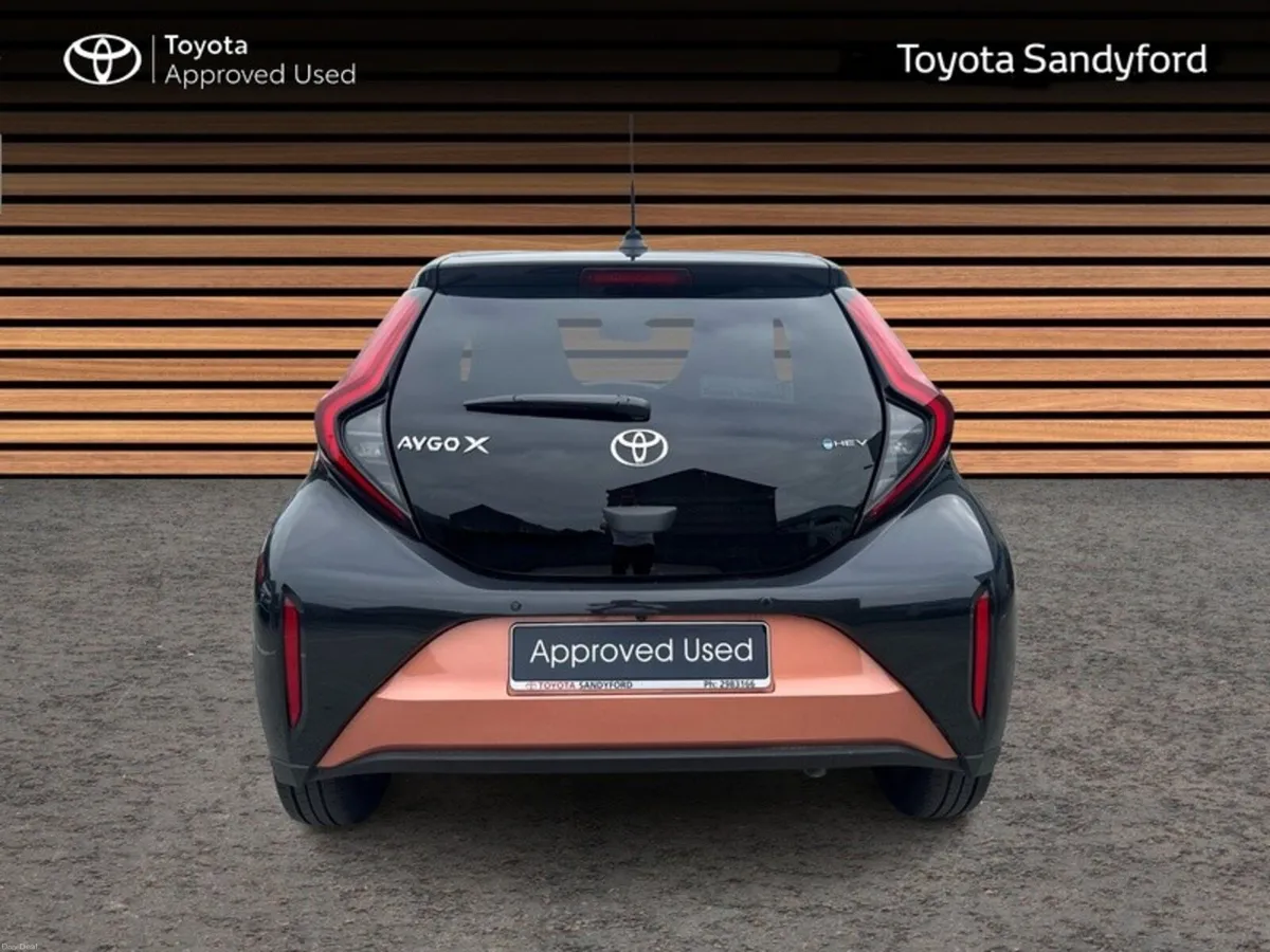 Toyota Aygo X DESIGN HYBRID AUTOMATIC // REAR CAME - Image 4