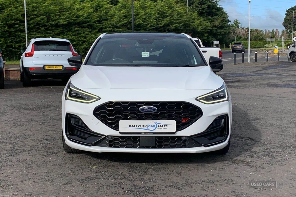 Ford Focus 2.3T EcoBoost 280PS ST (+ Track Pack) i - Image 4