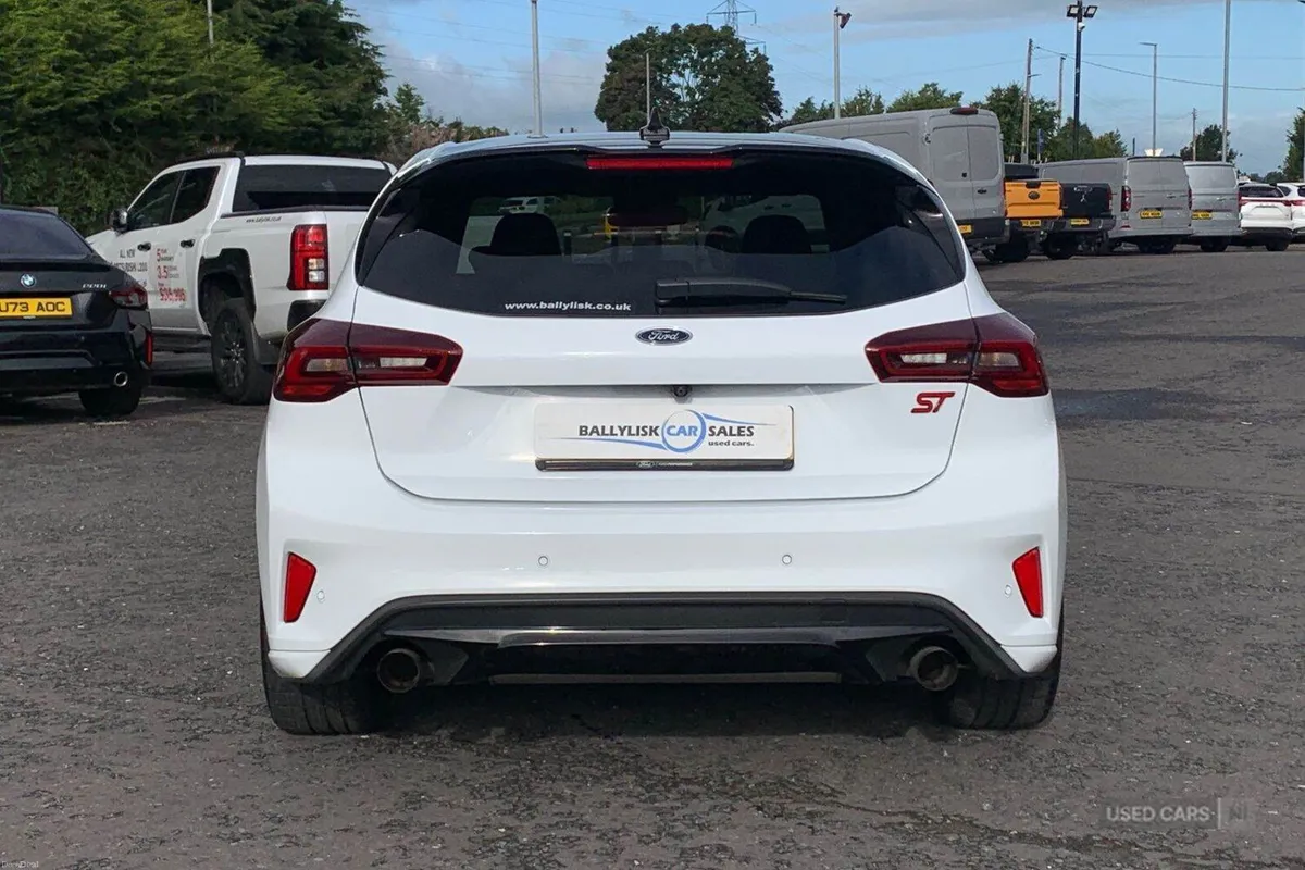Ford Focus 2.3T EcoBoost 280PS ST (+ Track Pack) i - Image 5