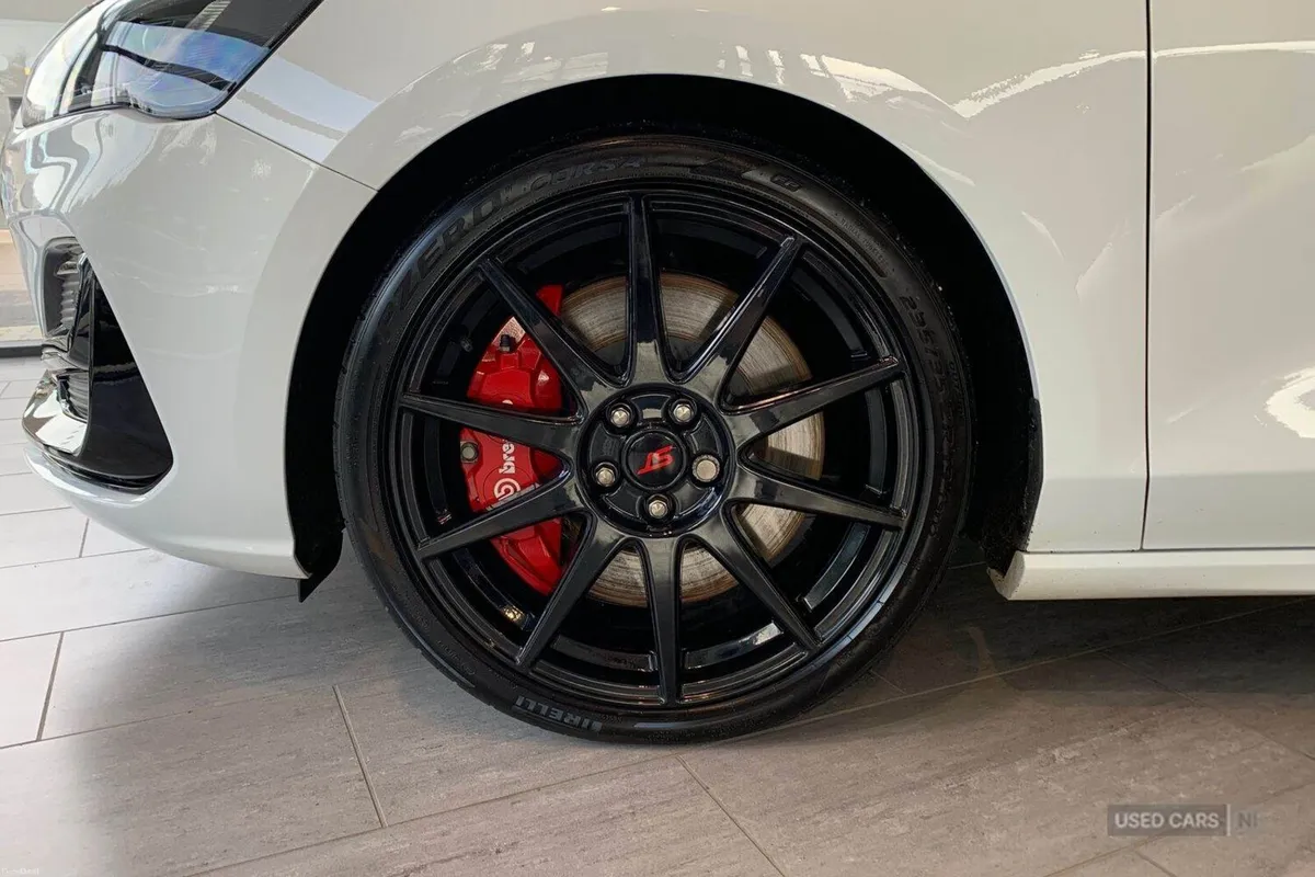 Ford Focus 2.3T EcoBoost 280PS ST (+ Track Pack) i - Image 6