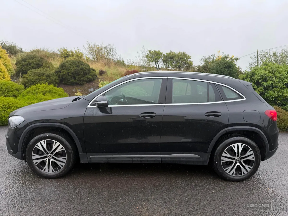 Mercedes-Benz GLA DIESEL HATCHBACK - Image 3