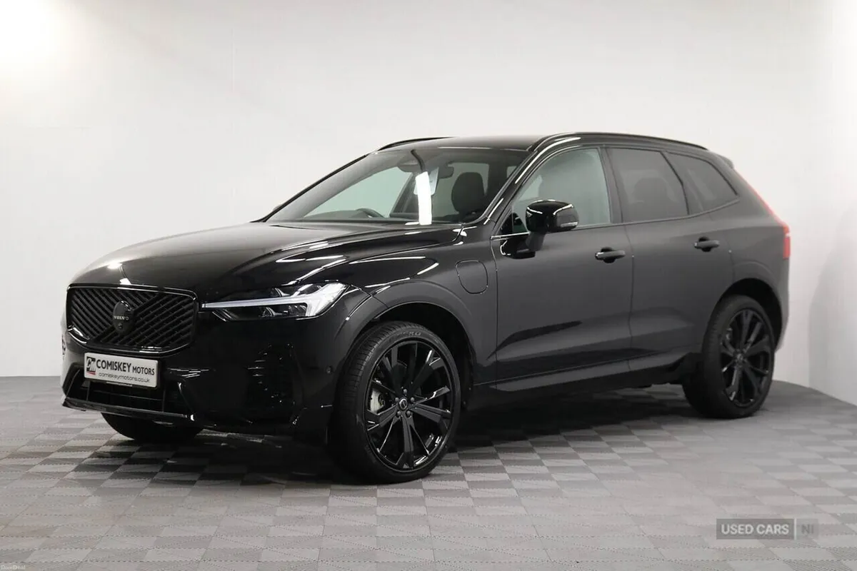 Volvo XC60 T6 Plus Black Edition - Image 3