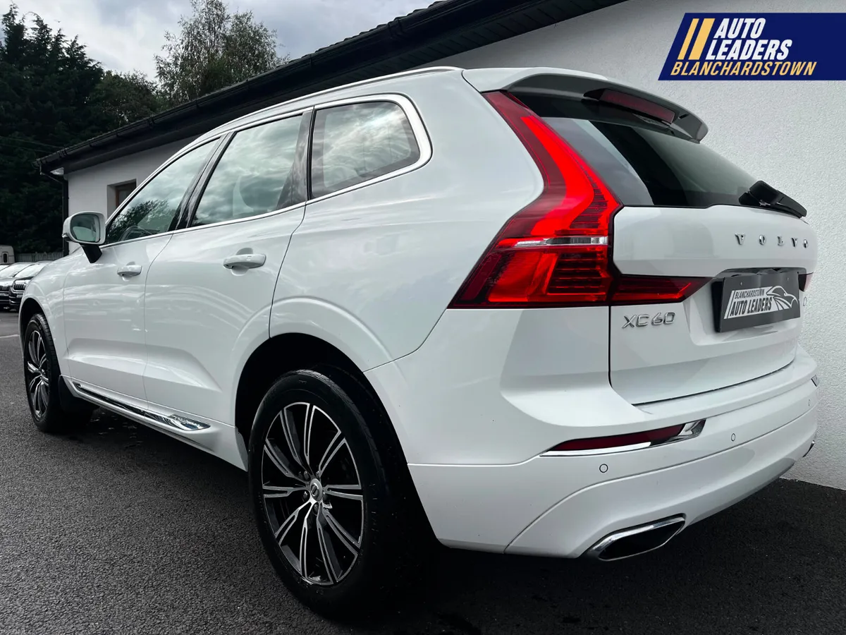 VOLVO XC60 D4 AWD INSCRIPTION AUTO 190BHP SKY VIEW - Image 4