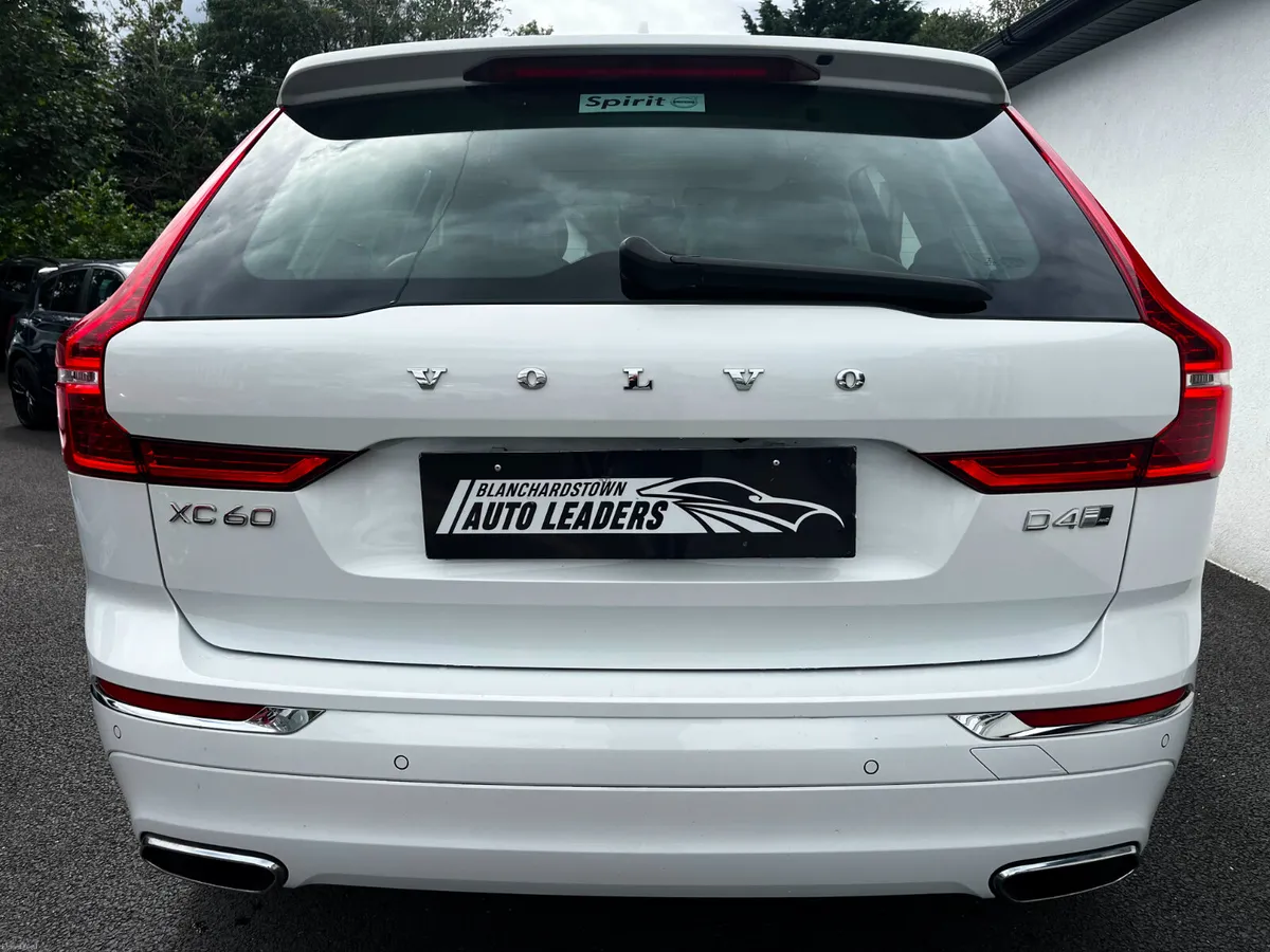 VOLVO XC60 D4 AWD INSCRIPTION AUTO 190BHP SKY VIEW - Image 6