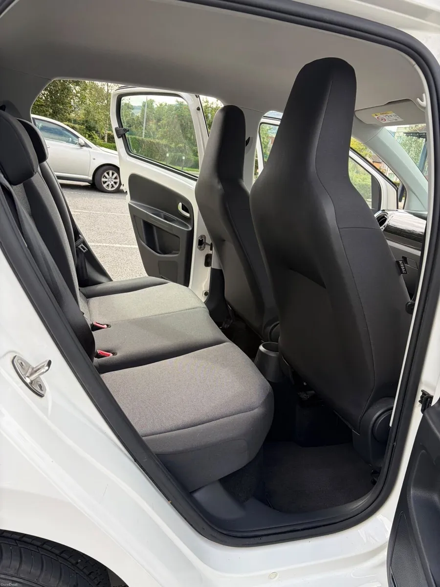 Volkswagen Up! 2015 Automatic – For Sale - Image 4
