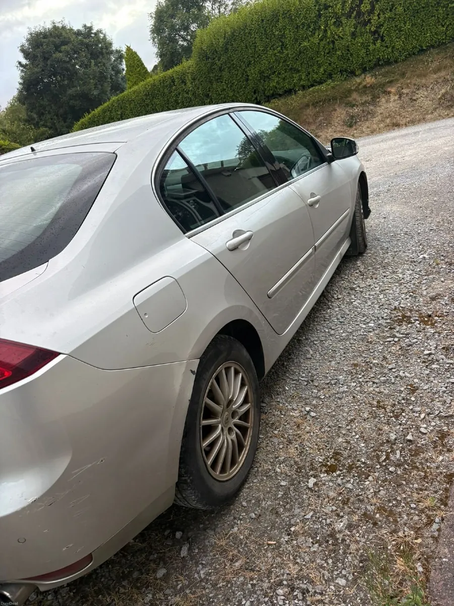 Renault Laguna 2012 - Image 2