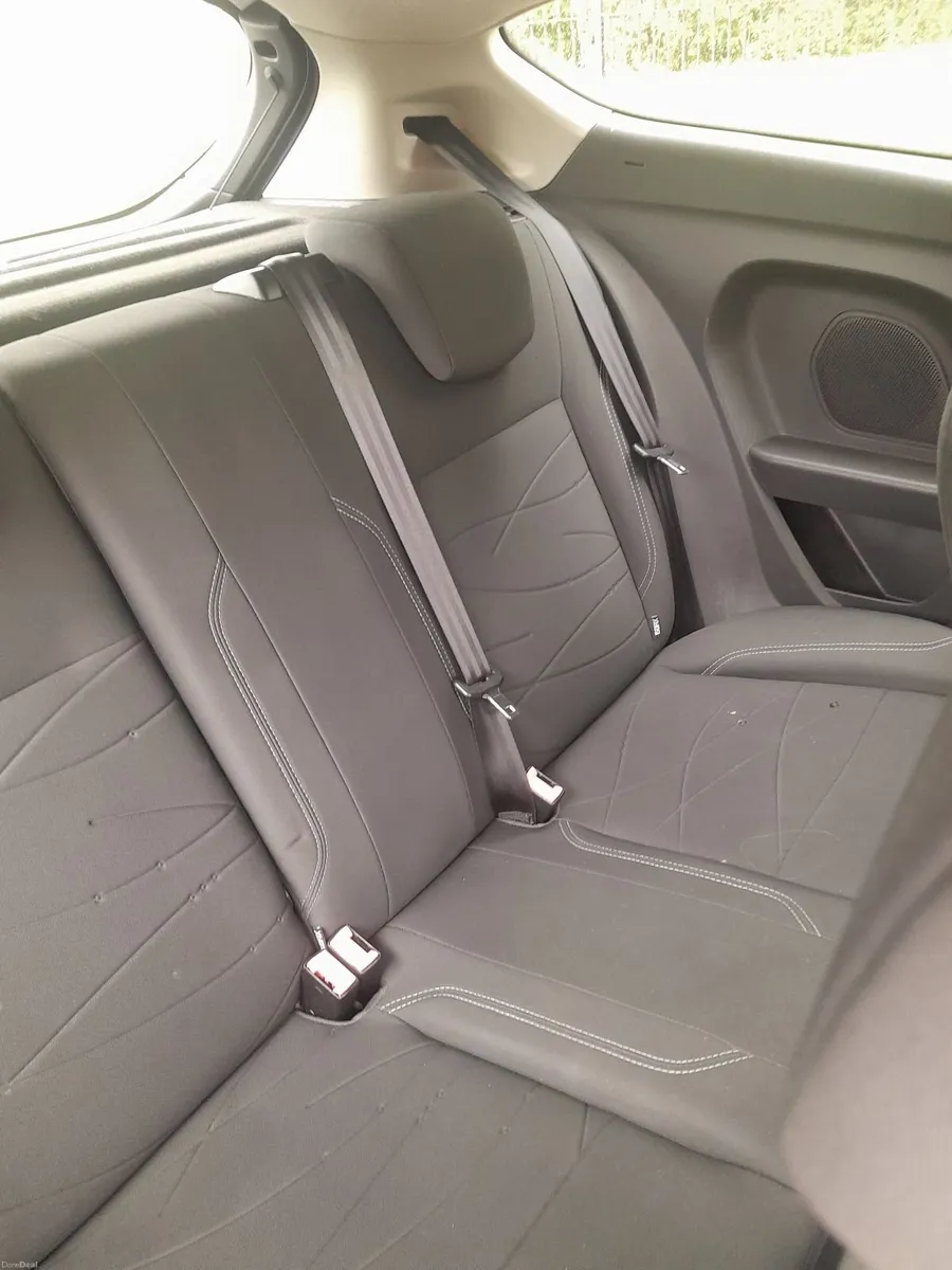 Ford Fiesta 2015 - Image 5