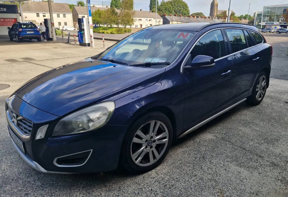 Volvo v60 - Image 3
