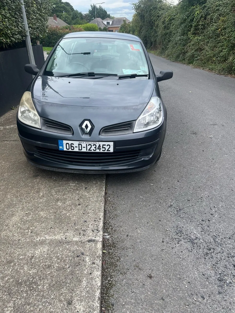 Renault Clio - Image 2