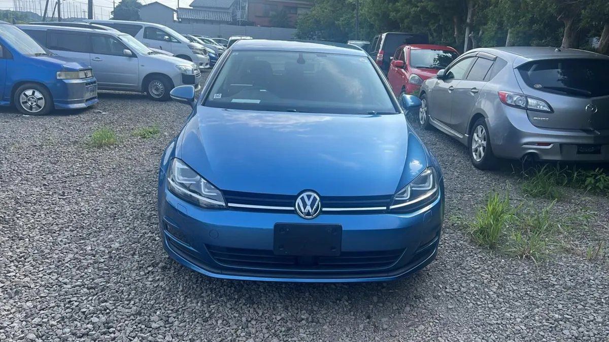 Volkswagen Golf 2015, 1.2 5DR AUTO LOW KM. 36000km - Image 1