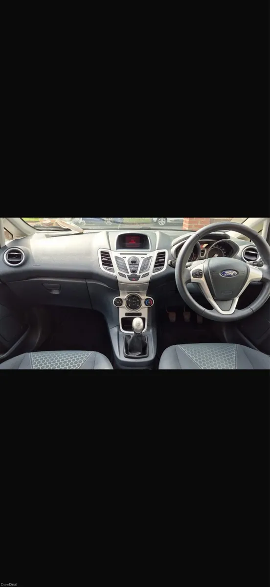 FORD FIESTA TITANIUM 1.25 5DR only 101,000km - Image 2
